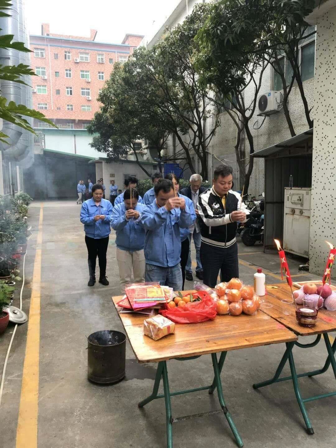秋霞影视矽（guī）橡膠開（kāi）工大吉